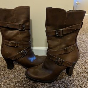 Size 6.5 brown short boots